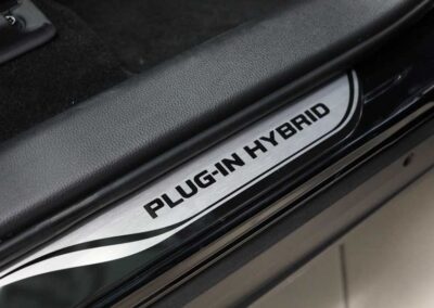 50 Jahre Motor Company - Toyota RAV4 Plug-in Hybrid Jubiläumsmodell Details